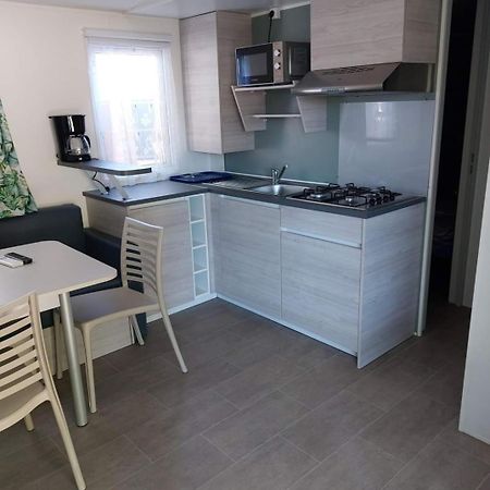 Mobil Home L'Eau Vive Les Arcs-sur-Argens ภายนอก รูปภาพ