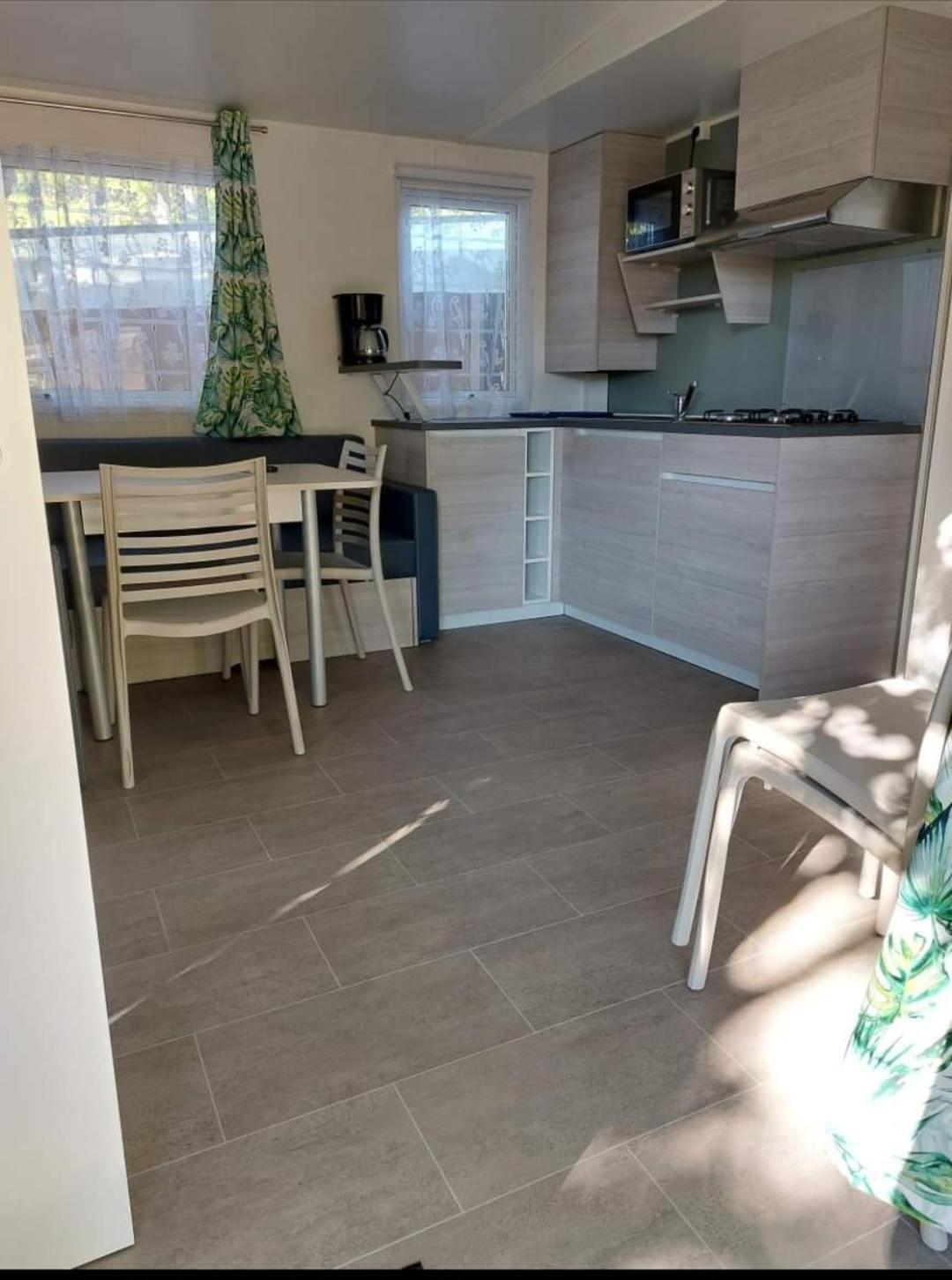 Mobil Home L'Eau Vive Les Arcs-sur-Argens ภายนอก รูปภาพ